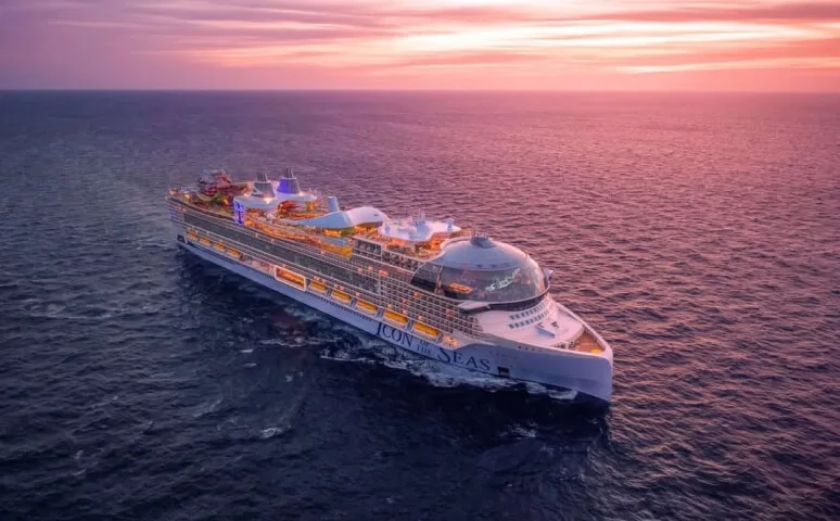 Crucero llegando a Mahahual